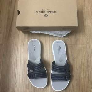 NWT Clarks Cloudsteppers
